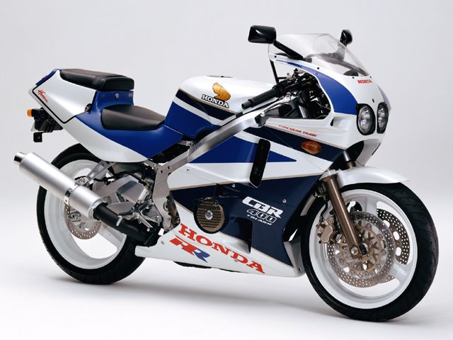 1988年 CBR400RR ホワイト/ブルー(カタログメイン)
