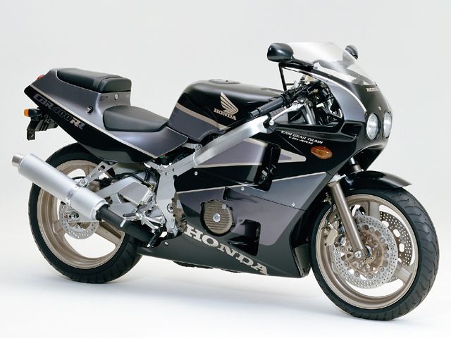 1989年 CBR400RR ブラック(カタログメイン)