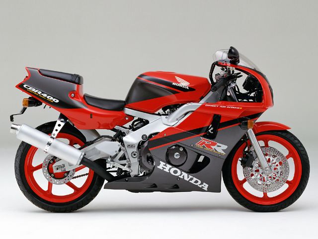 1990年 CBR400RR レッド/ブラック(カタログメイン)