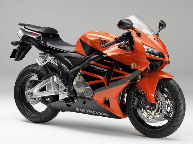 2005年 CBR600RR パールファイアーオレンジ(カタログメイン)