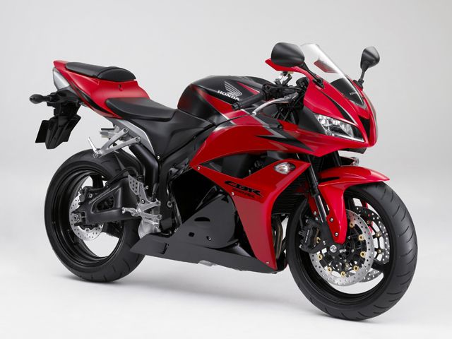 2009年 CBR600RR グラファイトブラック/イタリアンレッド(カタログメイン)