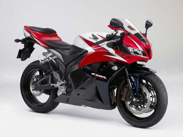 2009年 CBR600RR ABS パールサンビームホワイト(カタログメイン)