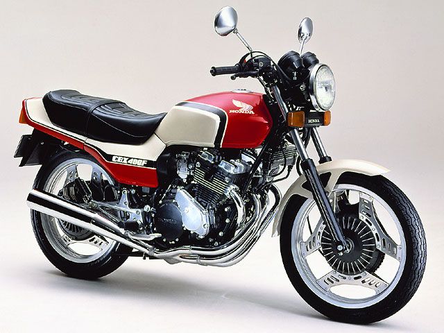 1981年 CBX400F ホワイト/レッド(カタログメイン)