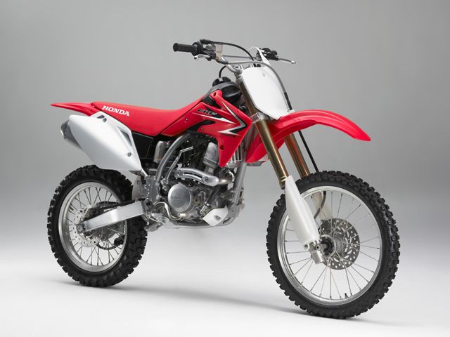 2009年 CRF150RⅡ レッド(カタログメイン)