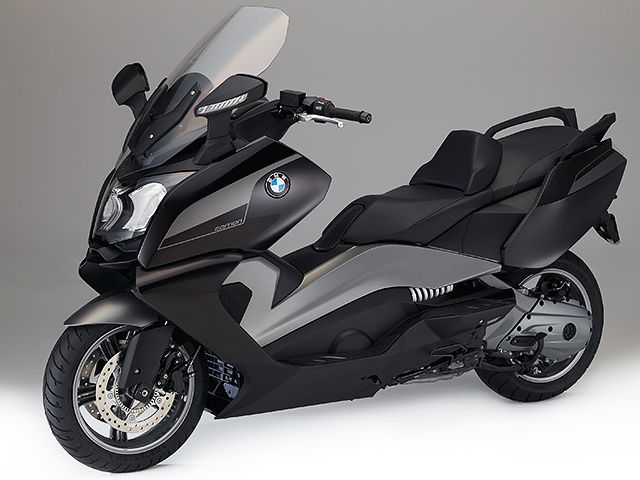 2015年 C650GT Ebony metallic/Monolith metallic matt(カタログメイン)