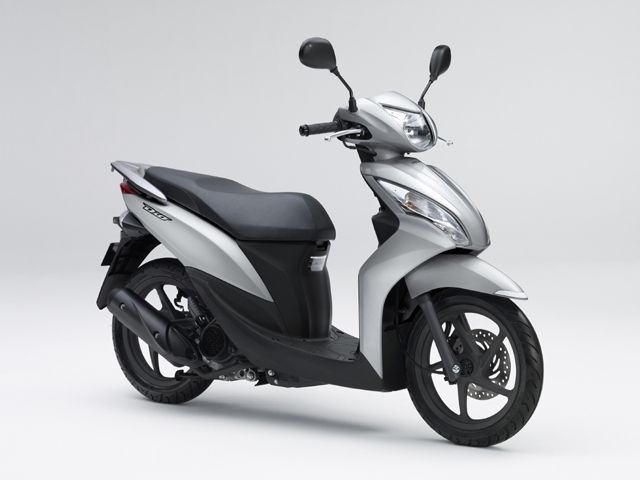 2013年 Dio 110 コスミックシルバーメタリック(カタログメイン)