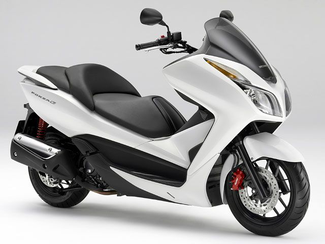 2013年 FORZA Si パールヒマラヤズホワイト(カタログメイン)