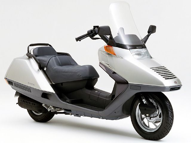 1991年 FUSION スパークリングシルバーメタリック(カタログメイン)