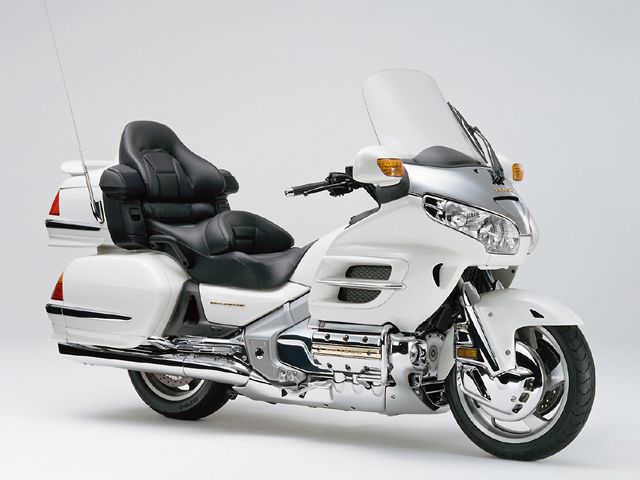 2001年 GOLDWING パールグレイシャーホワイト(カタログメイン)