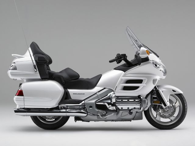 2009年 GOLDWING パールアルパインホワイト(カタログメイン)