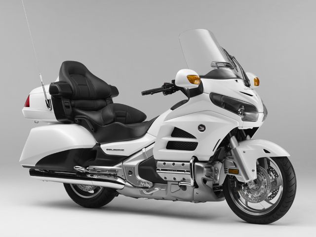 2011年 GOLDWING AIRBAG NAVI パールフェイドレスホワイト(カタログメイン)