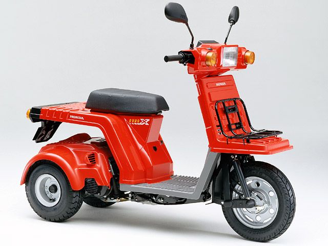 2002年 GYRO X BASIC ファイティングレッド(カタログメイン)