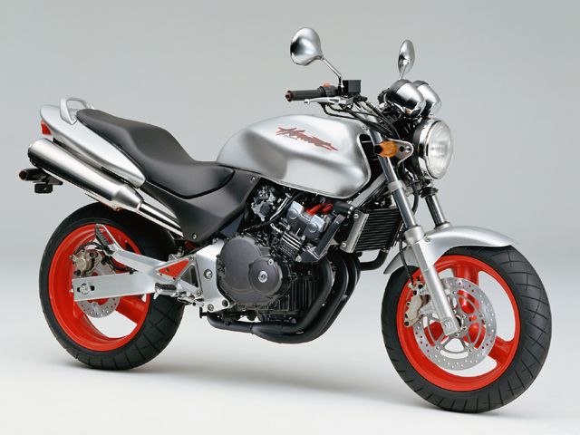 2000年 HORNET フォースシルバーメタリック(カタログメイン)