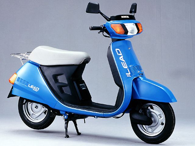1982年 LEAD 50 Super Deluxe (カタログメイン)