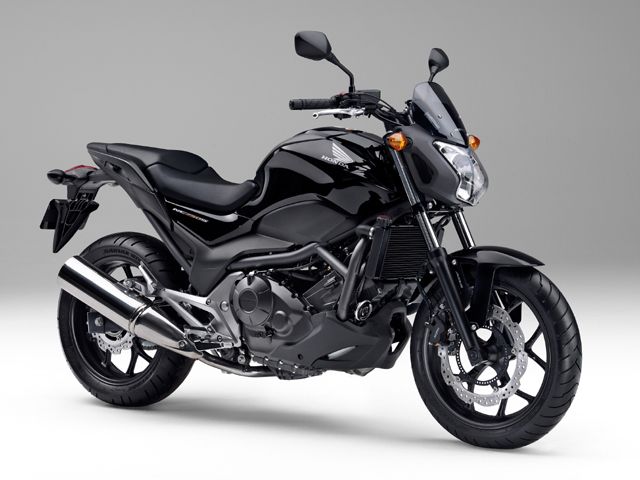2014年 NC750S ABS グラファイトブラック(カタログメイン)