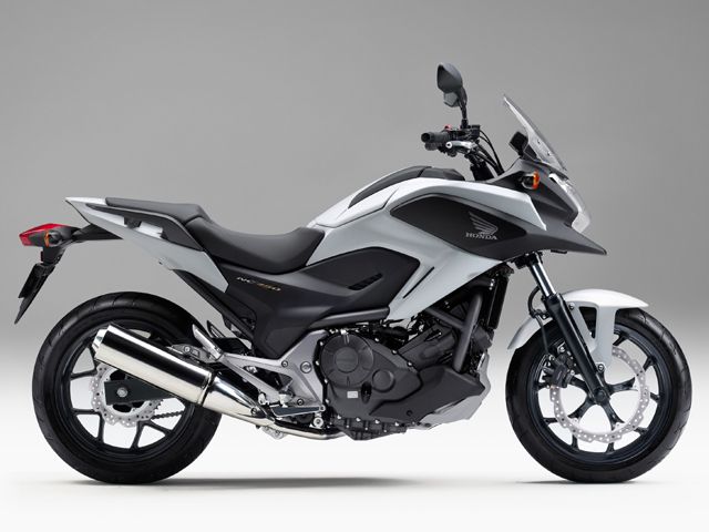 2014年 NC750X Type LD マットパールグレアホワイト(カタログメイン)