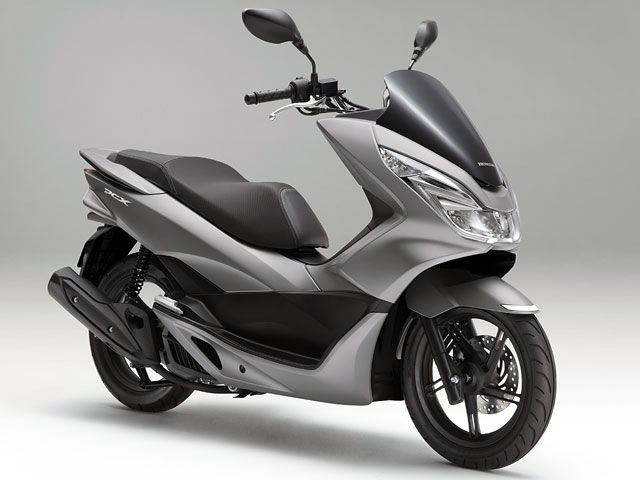 2015年 PCX マットテクノシルバーメタリック(カタログメイン)