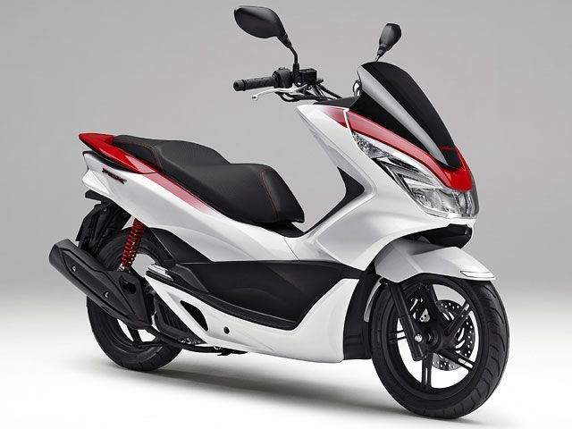 2016年 PCX Special Edition パールジャスミンホワイト(カタログメイン)
