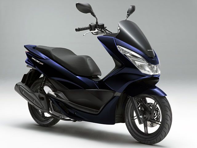 2016年 PCX150 パールダークアッシュブルー(カタログメイン)