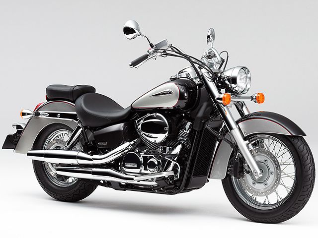 2010年 Shadow 750 ABS パールコスミックブラック(カタログメイン)