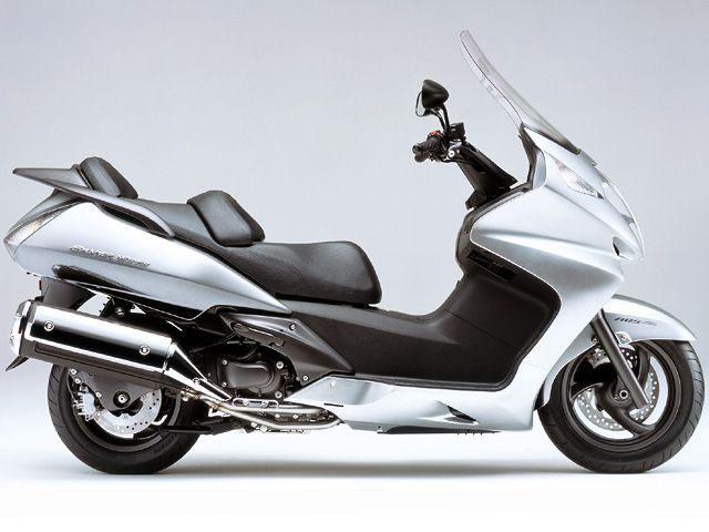2005年 SILVERWING400 ABS デジタルシルバーメタリック(カタログメイン)