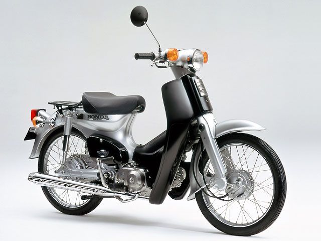 2001年 Super Cub 50 Standard ブーンシルバーメタリック(カタログメイン)