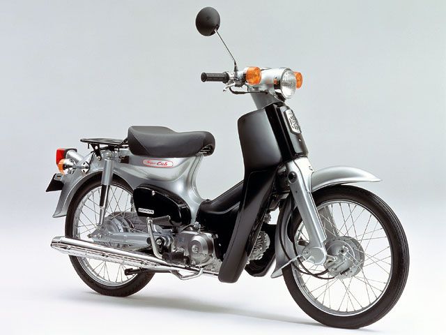 2002年 Super Cub 50 STREET仕様 ブーンシルバーメタリック(カタログメイン)