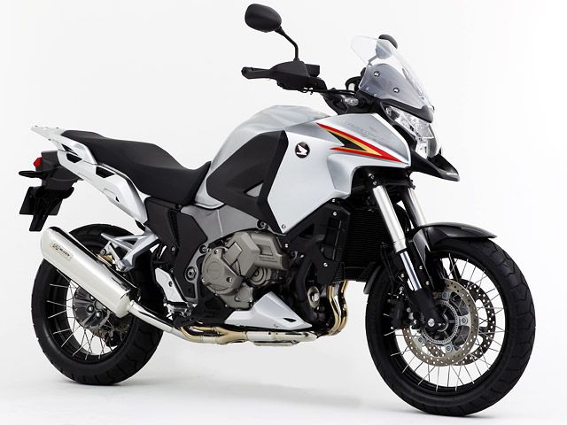 2012年 VFR1200XD MUGEN デジタルシルバーメタリック(カタログメイン)