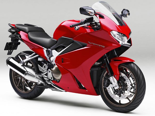 2014年 VFR800F ヴィクトリーレッド(カタログメイン)
