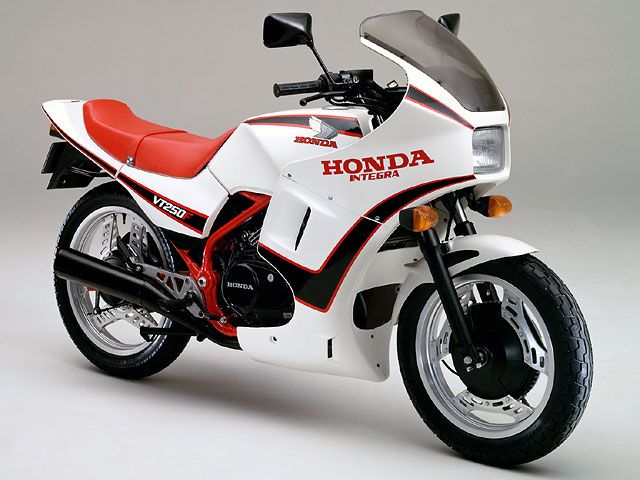 1983年 VT250F INTEGRA ホワイト(カタログメイン)