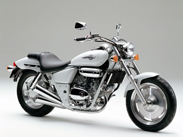 1996年 V-TWIN MAGNA S パールクリスタルホワイト(カタログメイン)