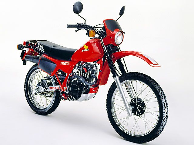 1982年 XL125R (カタログメイン)