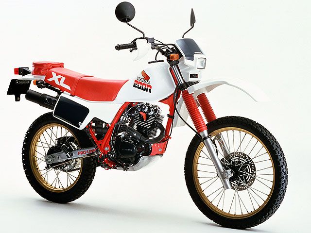 1985年 XL200R ホワイト（カタログメイン）