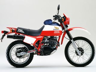 1982年 XL250R Paris Dakar（サイドビュー）