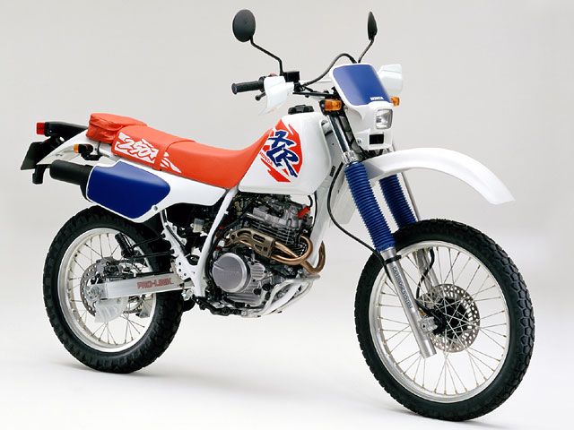 1994年 XLR250R シャスタホワイト(カタログメイン)