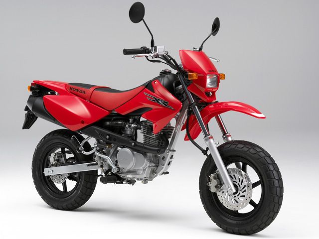 2007年 XR100MOTARD エクストリームレッド(カタログメイン)