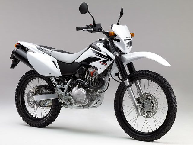 2006年 XR230 ロスホワイト(カタログメイン)