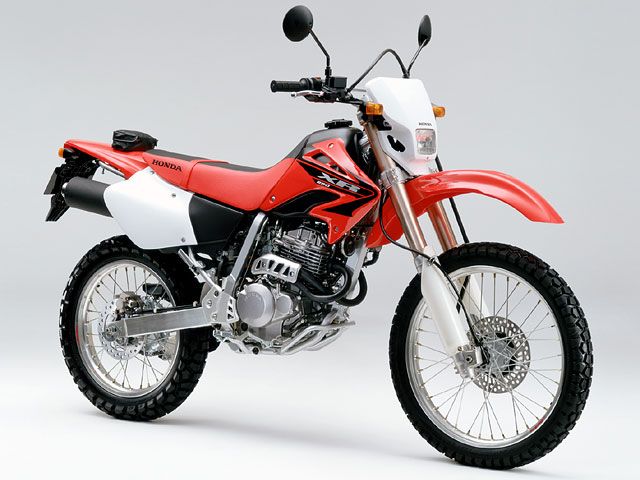 2005年 XR250 エクストリームレッド(カタログメイン)