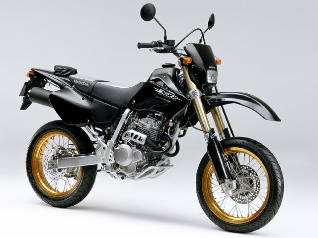 2004年 XR250MOTARD ブラック(カタログメイン)