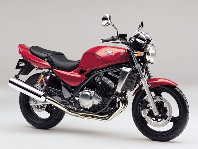 2003年 BALIUS Ⅱ メタリックルビーレッド(カタログメイン)