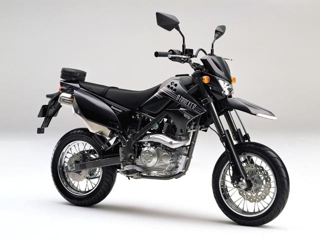 2010年 D-TRACKER 125 エボニー(カタログメイン)