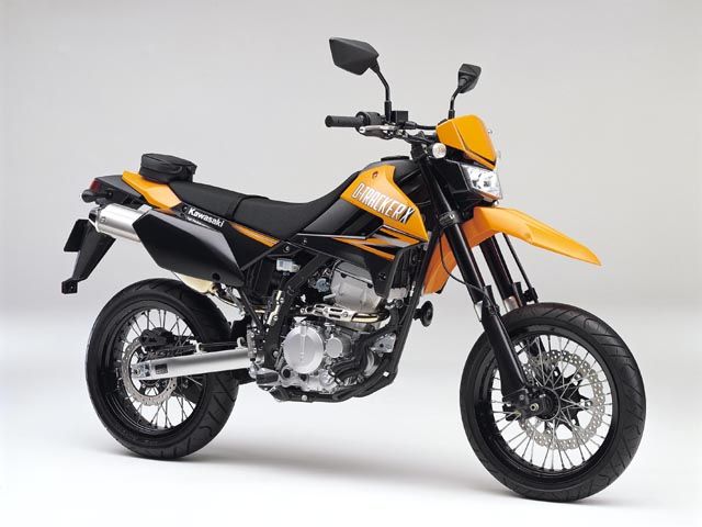 2009年 D-TRACKER X ブレイジングオレンジ(カタログメイン)