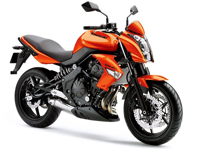 2010年 ER-6n パールブレイジングオレンジ(カタログメイン)
