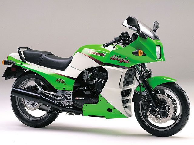 1999年 GPZ900R Ninja ライムグリーン×パールアルペンホワイト(カタログメイン)