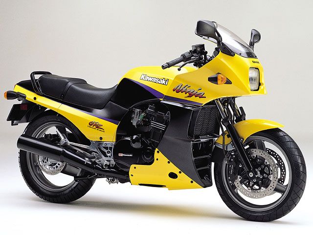2000年 GPZ900R Ninja パールクロームイエロー×ブラックパール(カタログメイン)