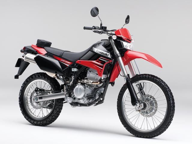 2012年 KLX250 ファイアクラッカーレッド(カタログメイン)