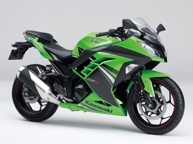 2014年 Ninja 250 ABS Special Edition ライムグリーン/エボニー(カタログメイン)