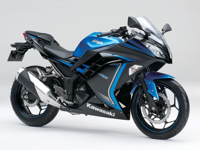 2015年 Ninja 250 Special Edition キャンディプラズマブルー/エボニー(スペシャルエディション)(カタログメイン)