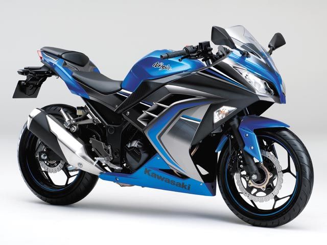 2016年 Ninja 250 ABS Special Edition キャンディプラズマブルー/メタリックグラファイトグレー(スペシャルエディション)(カタログメイン)