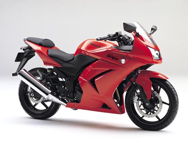 2009年 Ninja 250R サンビームレッド(カタログメイン)